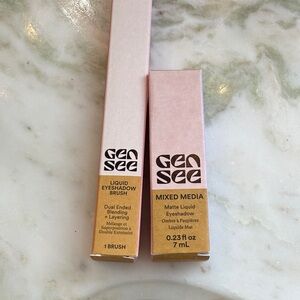 Gen See  matte liquid eyeshadow and brush!
Brand New!